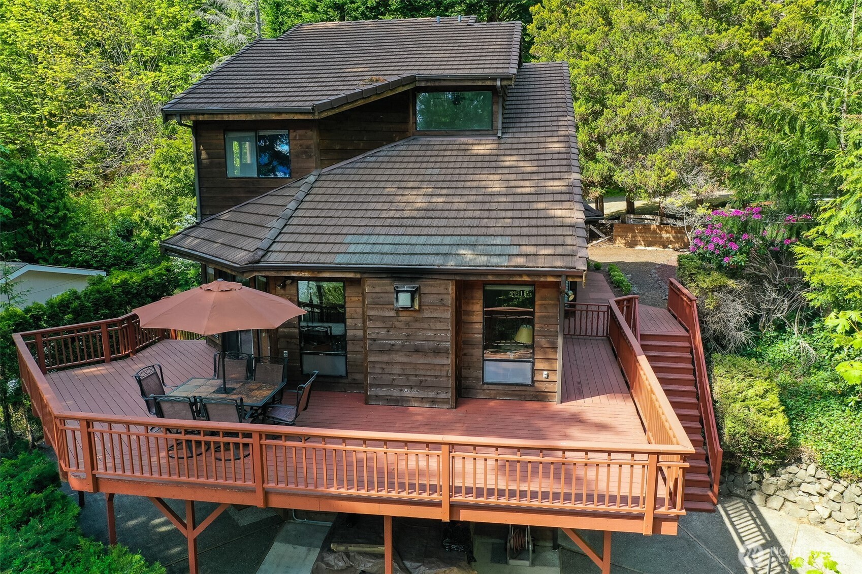 200 N Lakeshore Place