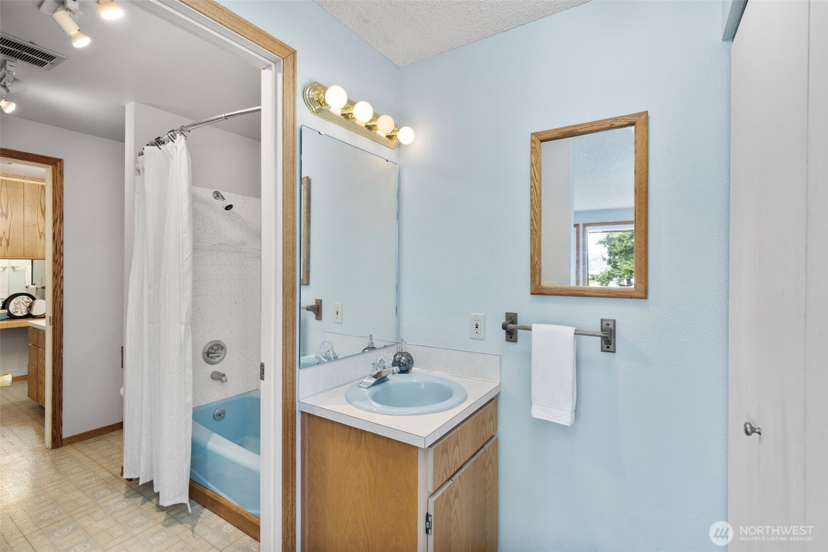 5046 NW Lakeness Road