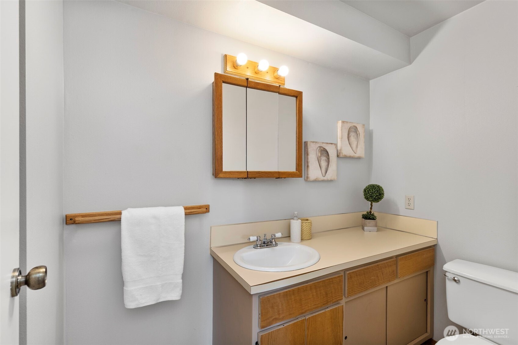 5046 NW Lakeness Road