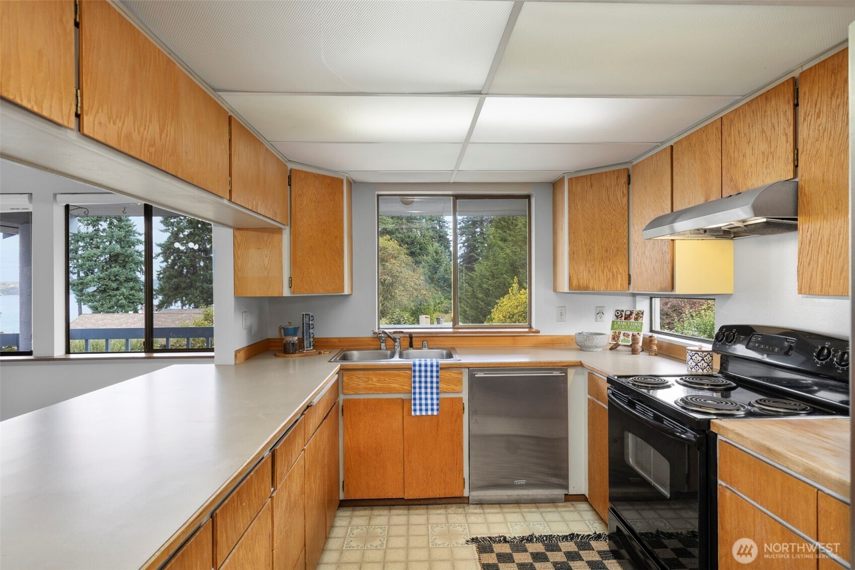 5046 NW Lakeness Road