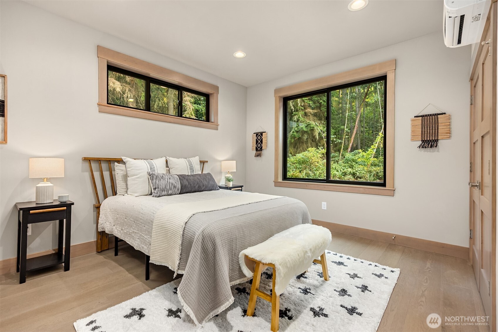 22972 S Kingston Road NE