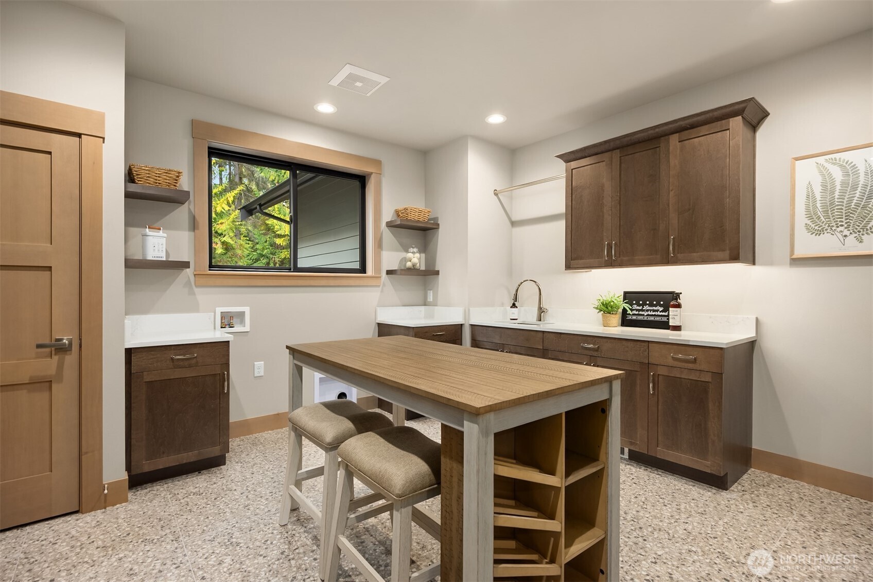 22972 S Kingston Road NE