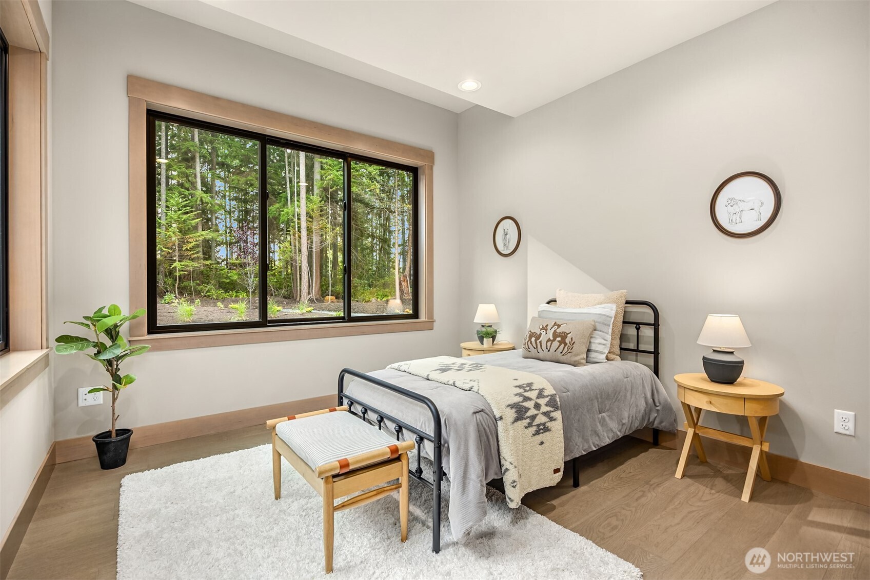 22972 S Kingston Road NE