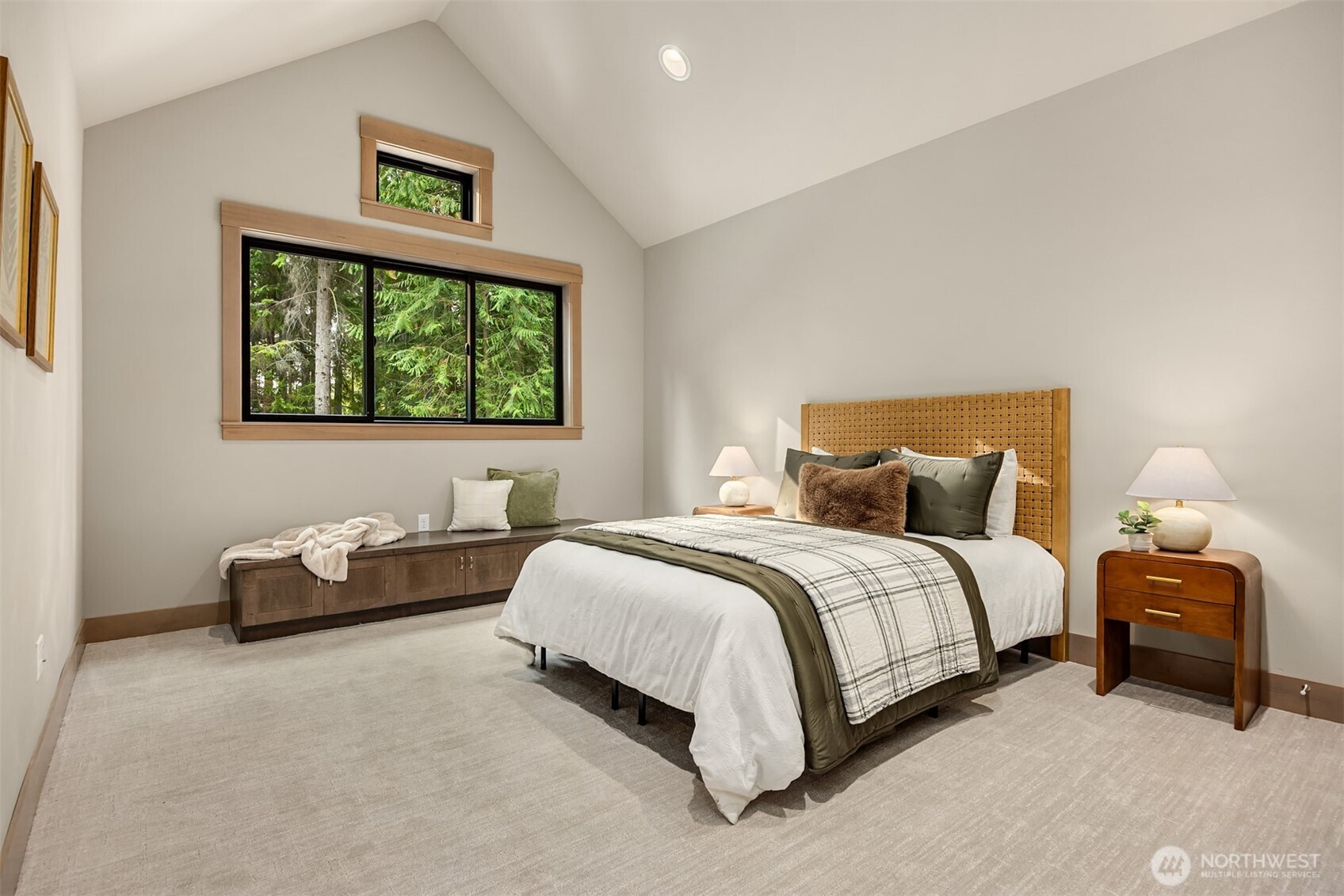 22972 S Kingston Road NE