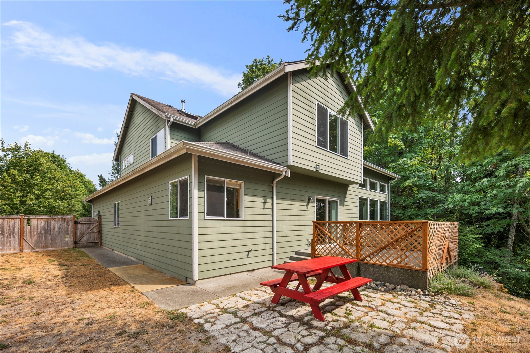 1610 NE Mt Kamela Court