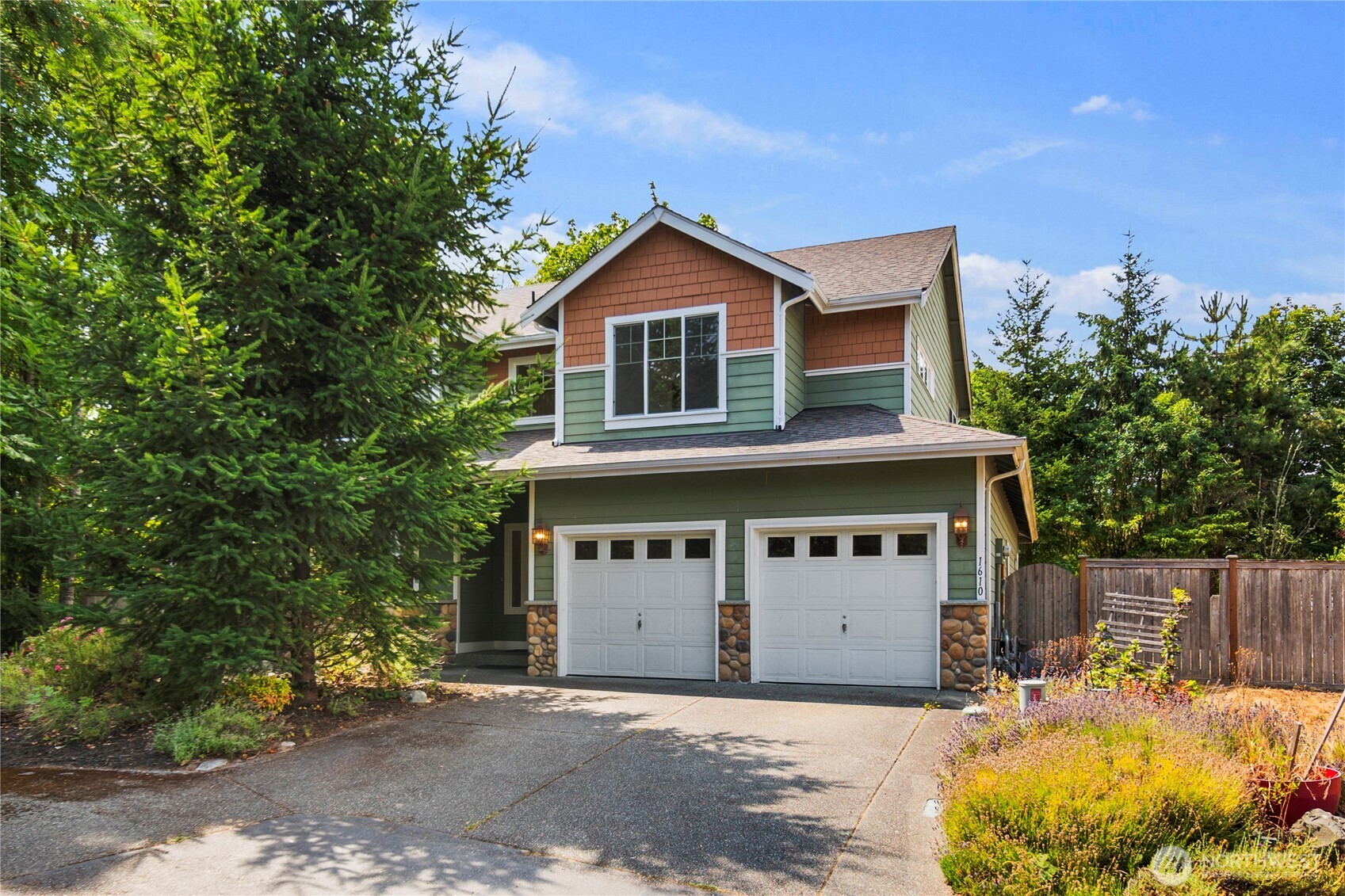 1610 NE Mt Kamela Court