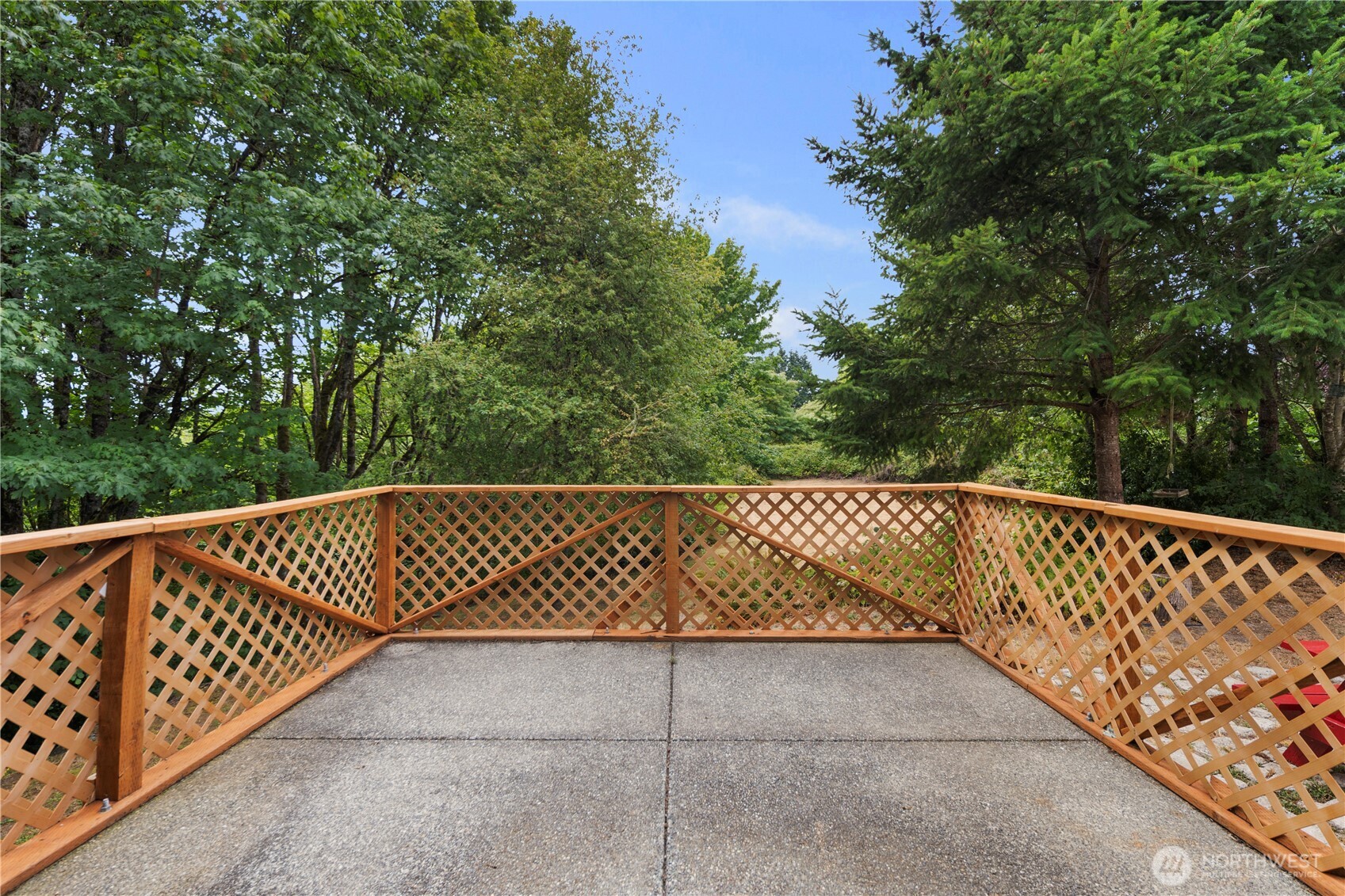 1610 NE Mt Kamela Court