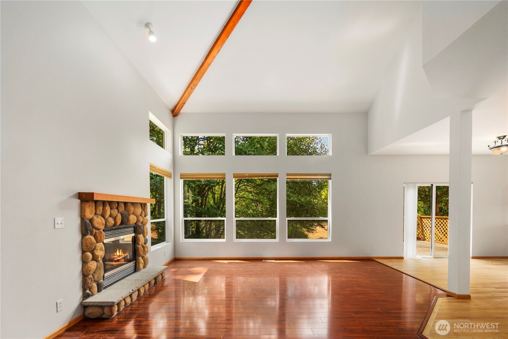 1610 NE Mt Kamela Court