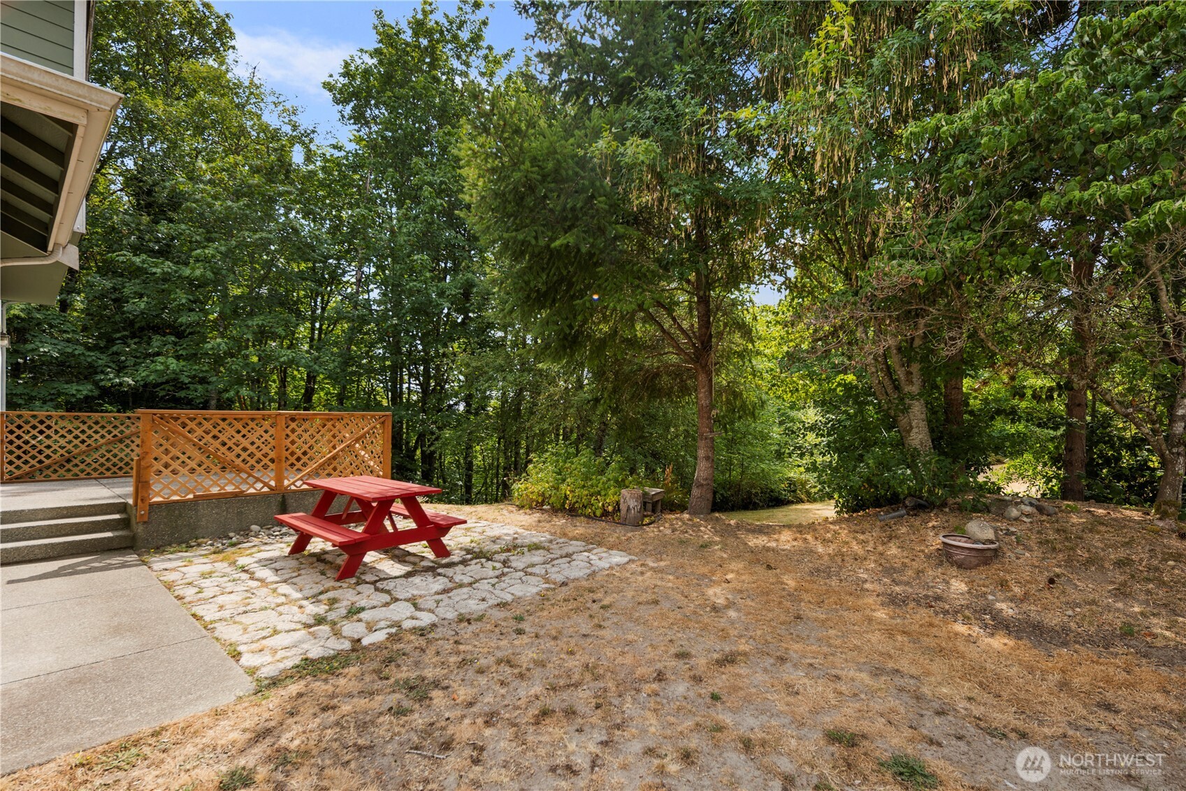 1610 NE Mt Kamela Court