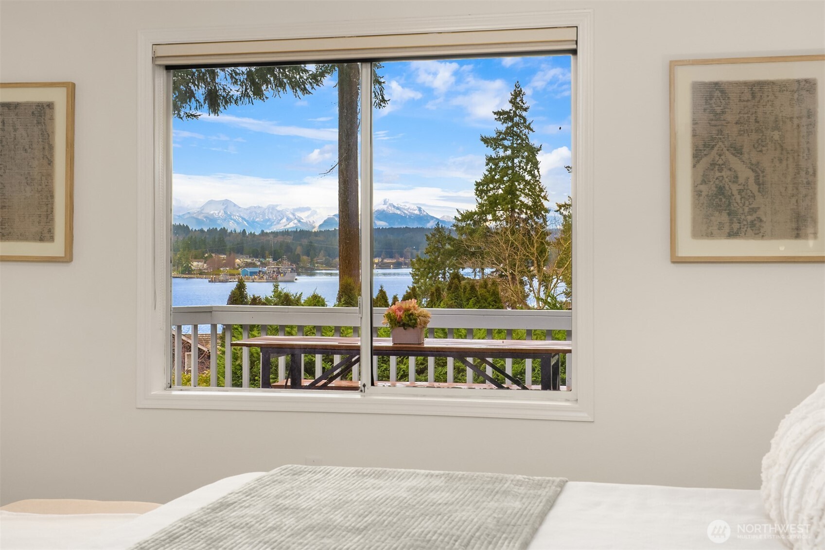 15985 Lindsey Lane NE