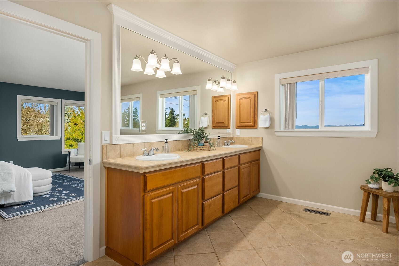 11572 NE Skyward Loop