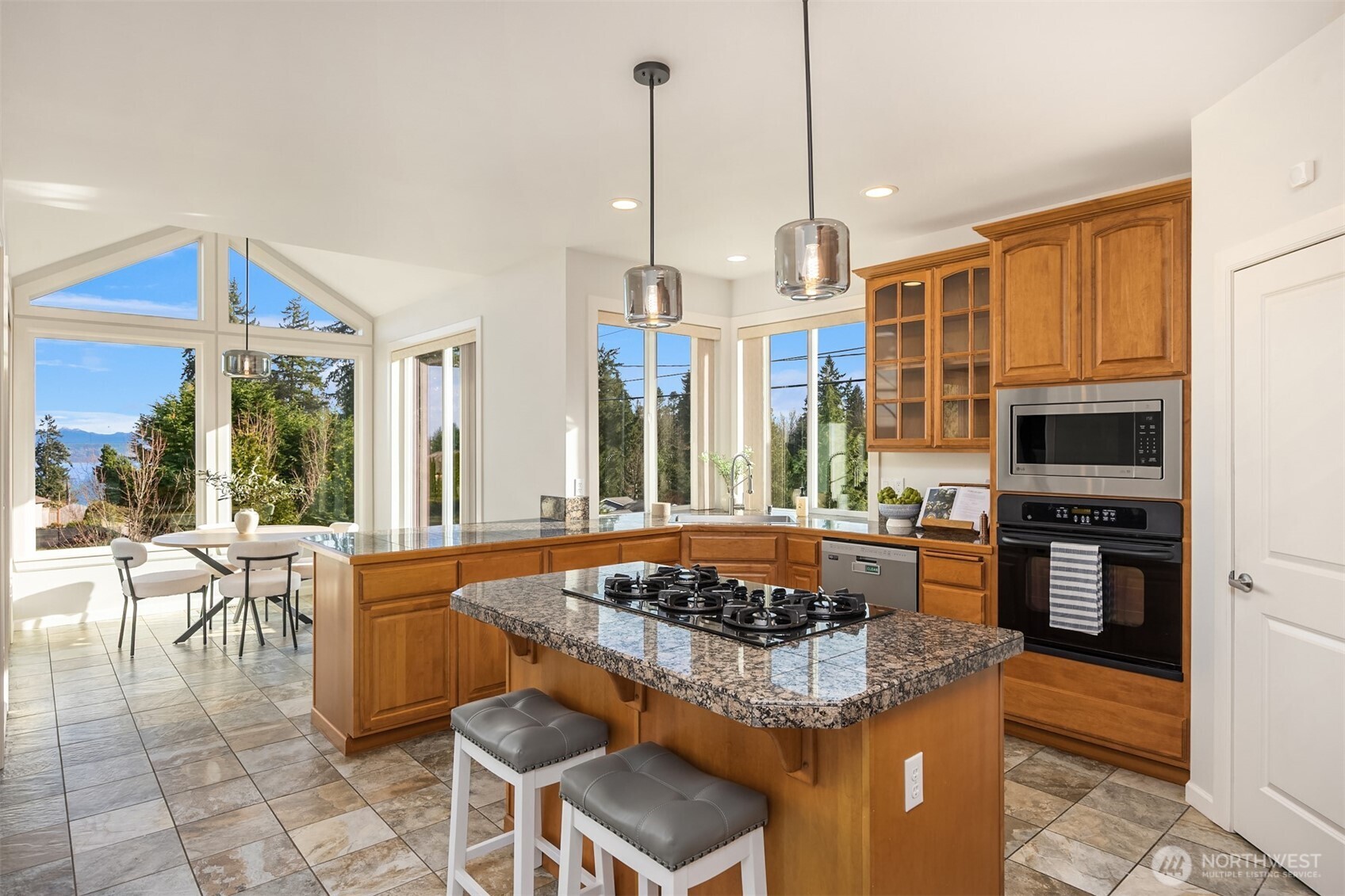 11572 NE Skyward Loop