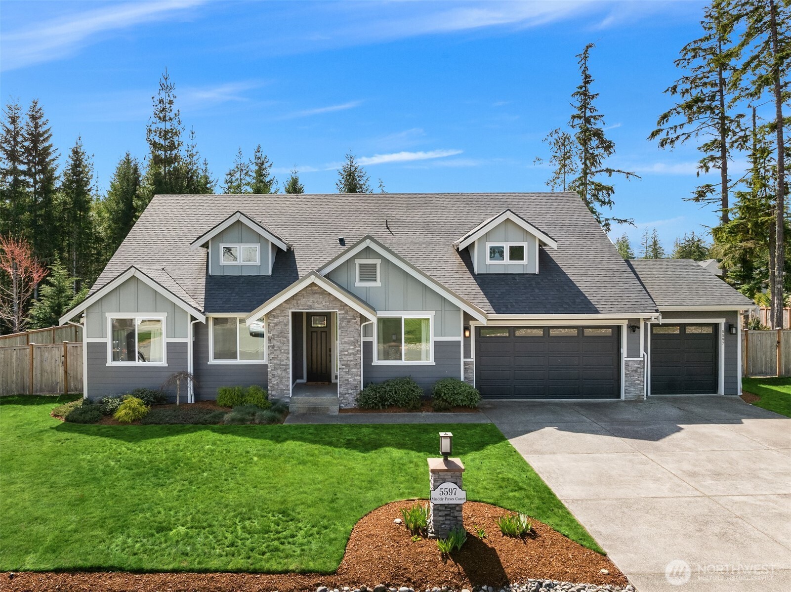 5597 NW Muddy Paws Court