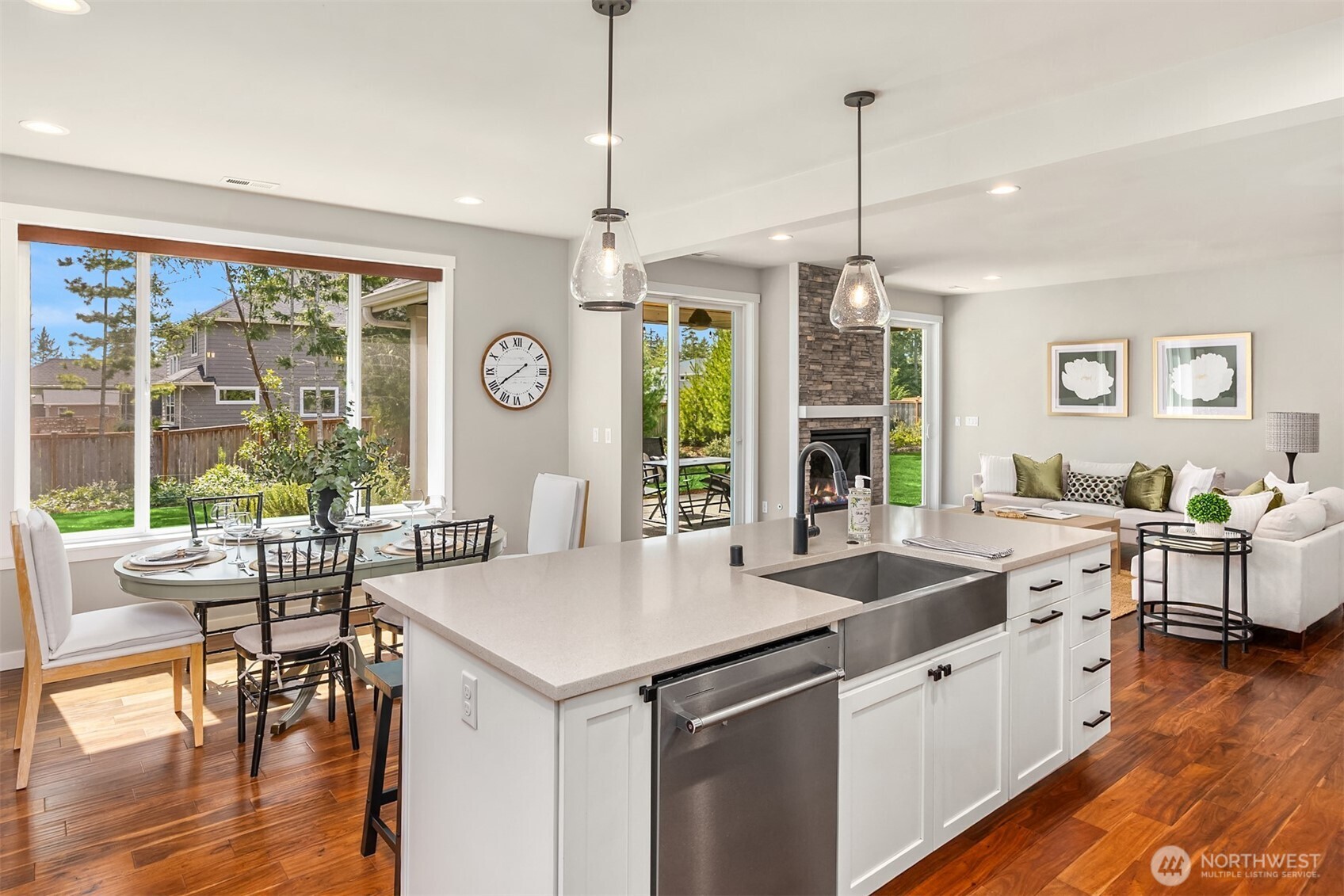 5597 NW Muddy Paws Court