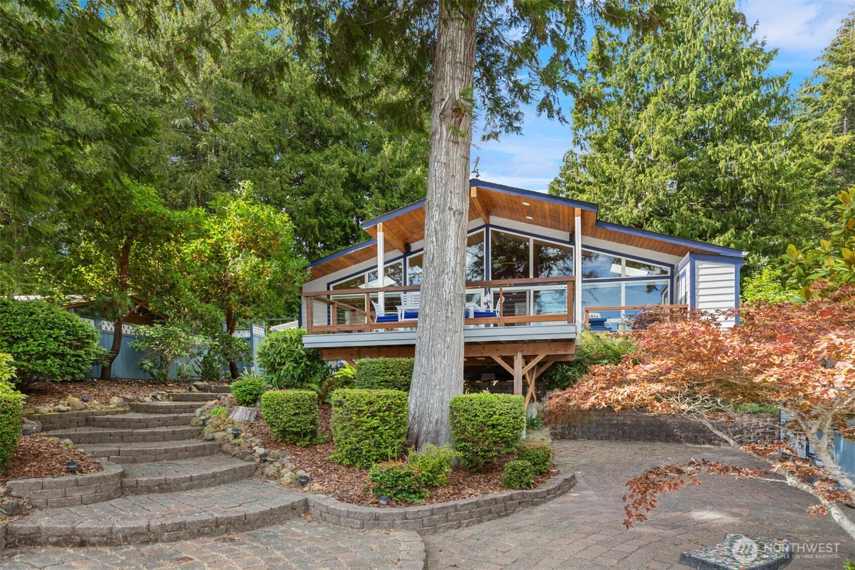 250 N Webster Lane