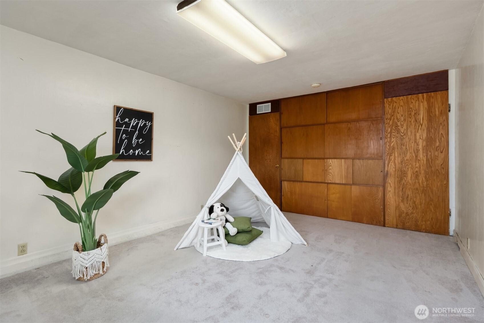 1322 Ivy Road