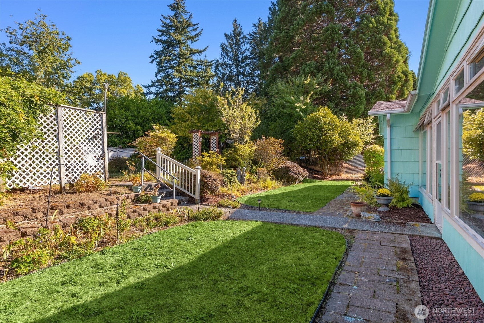 1322 Ivy Road