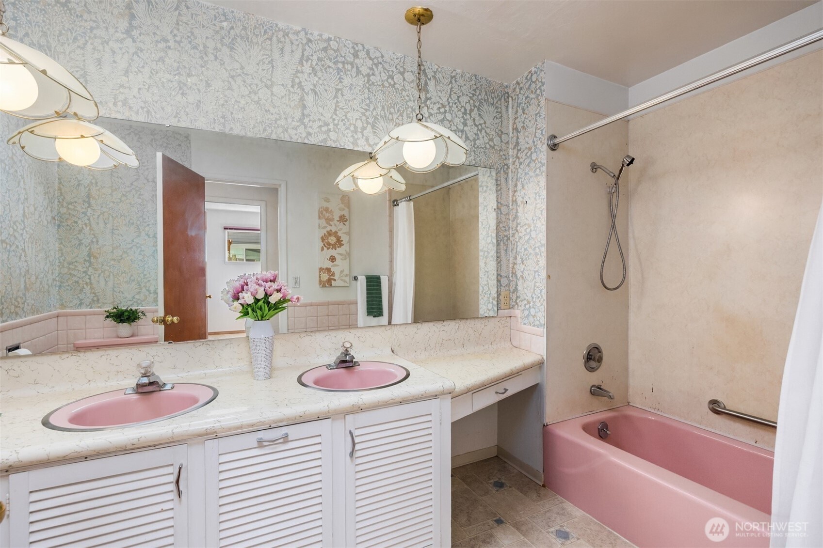 1322 Ivy Road