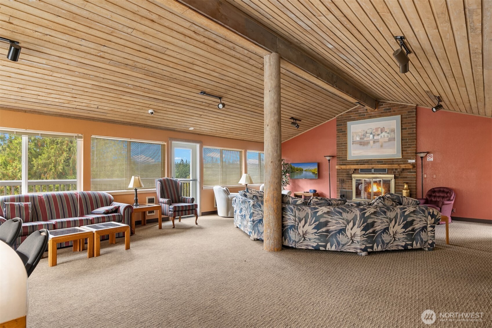 20241 Vikings Crest Loop NE Unit: 6-301