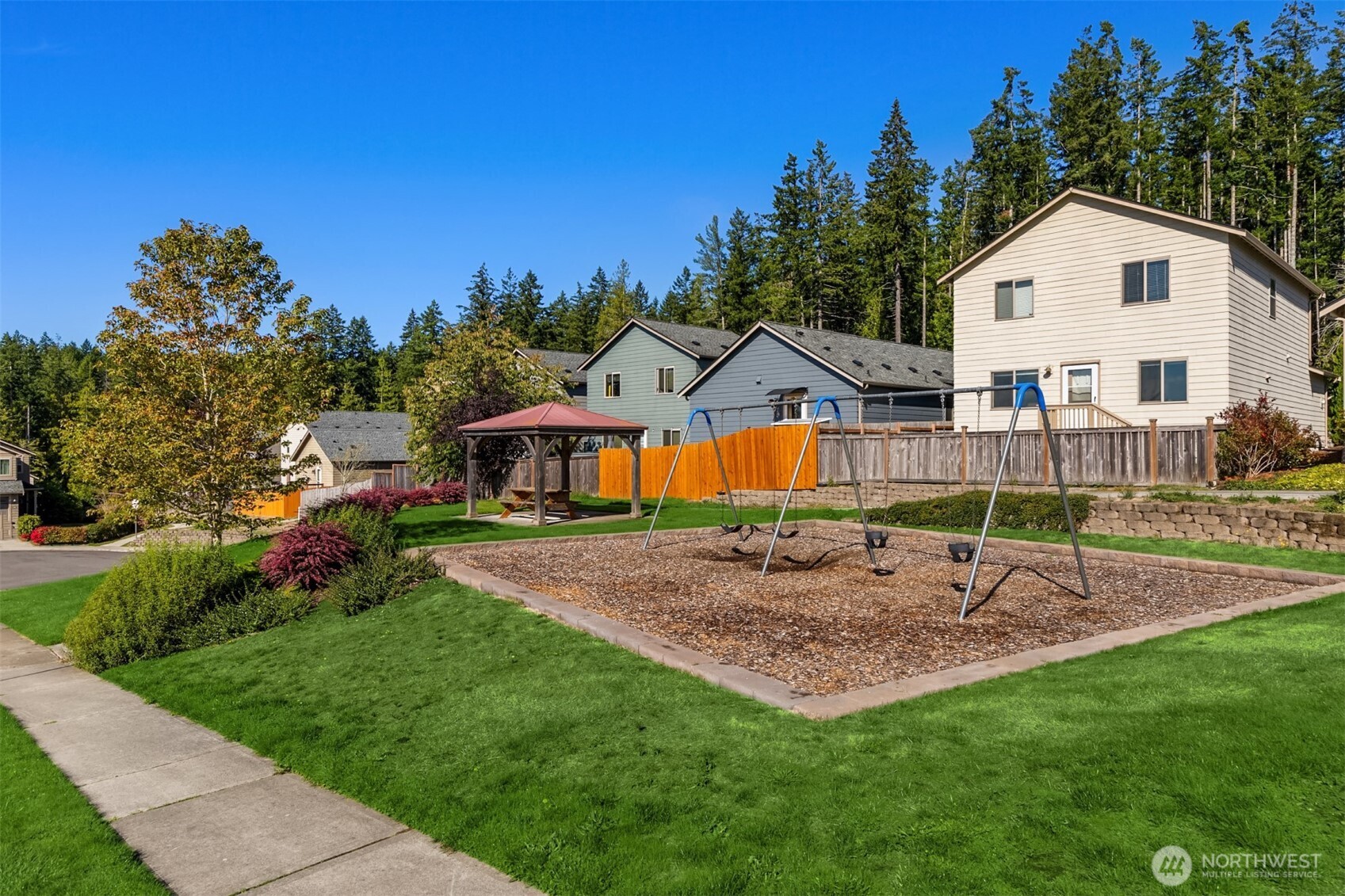410 NE Hazelberry Court