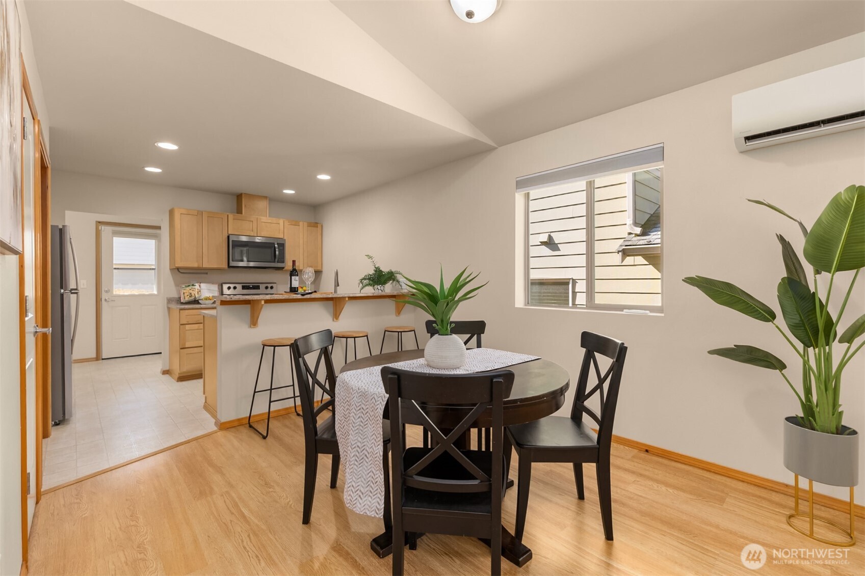 410 NE Hazelberry Court