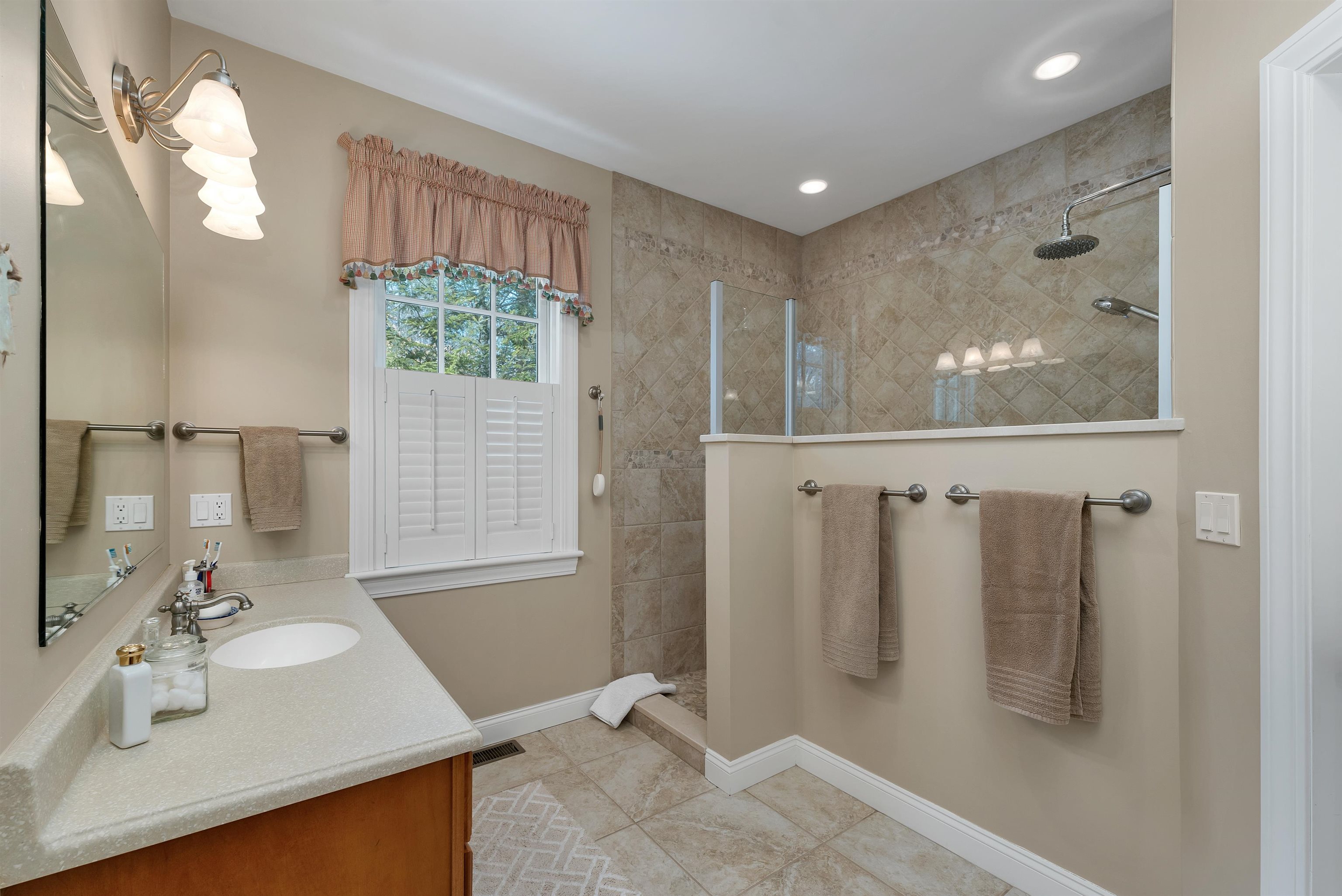27 Abenaukee Drive