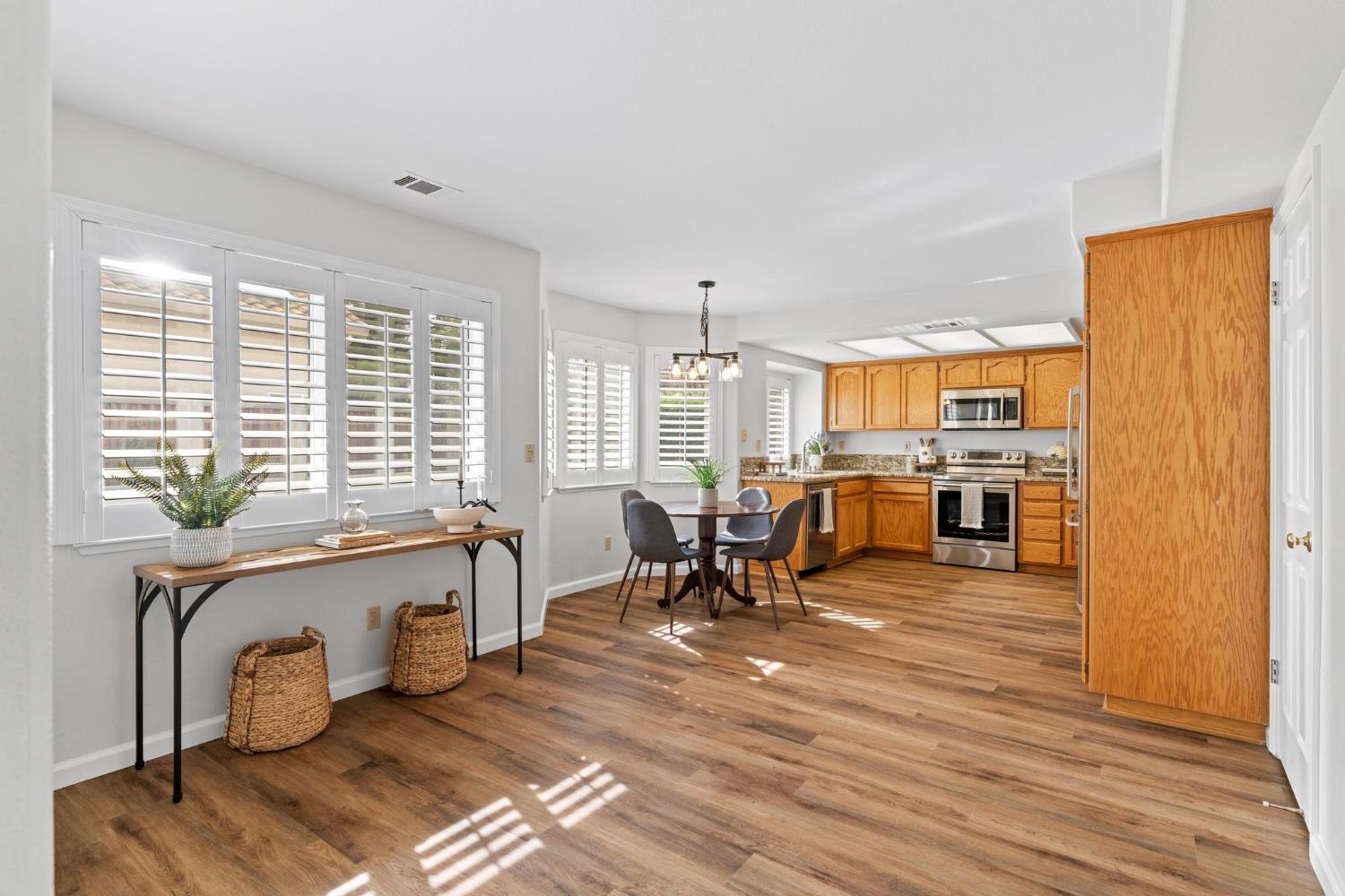 716 Hemmingway Court