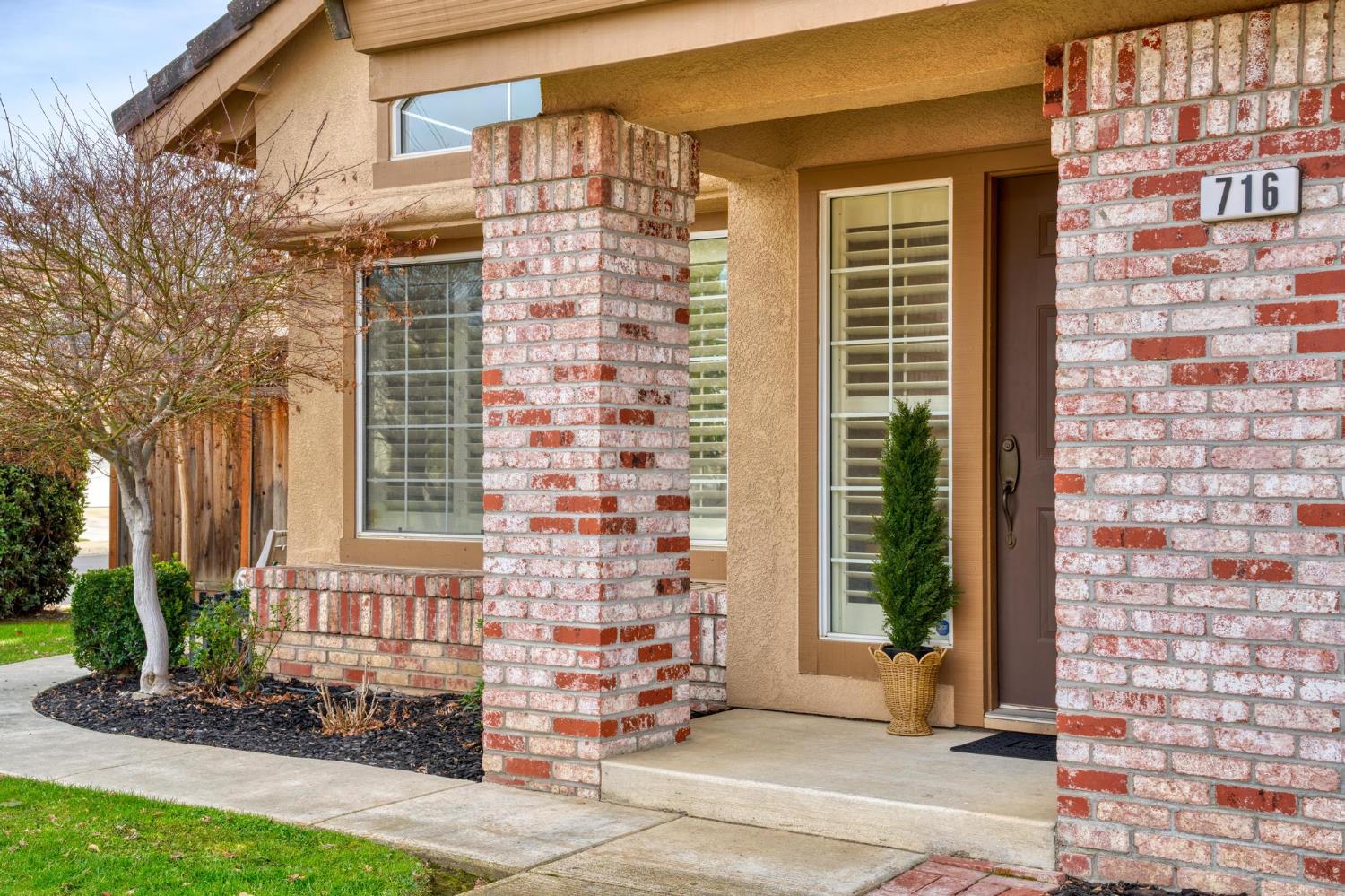 716 Hemmingway Court