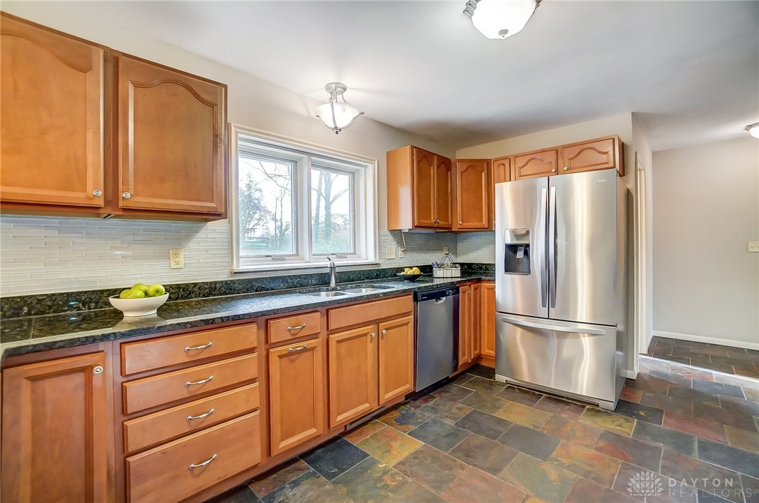 400 W Rahn Road