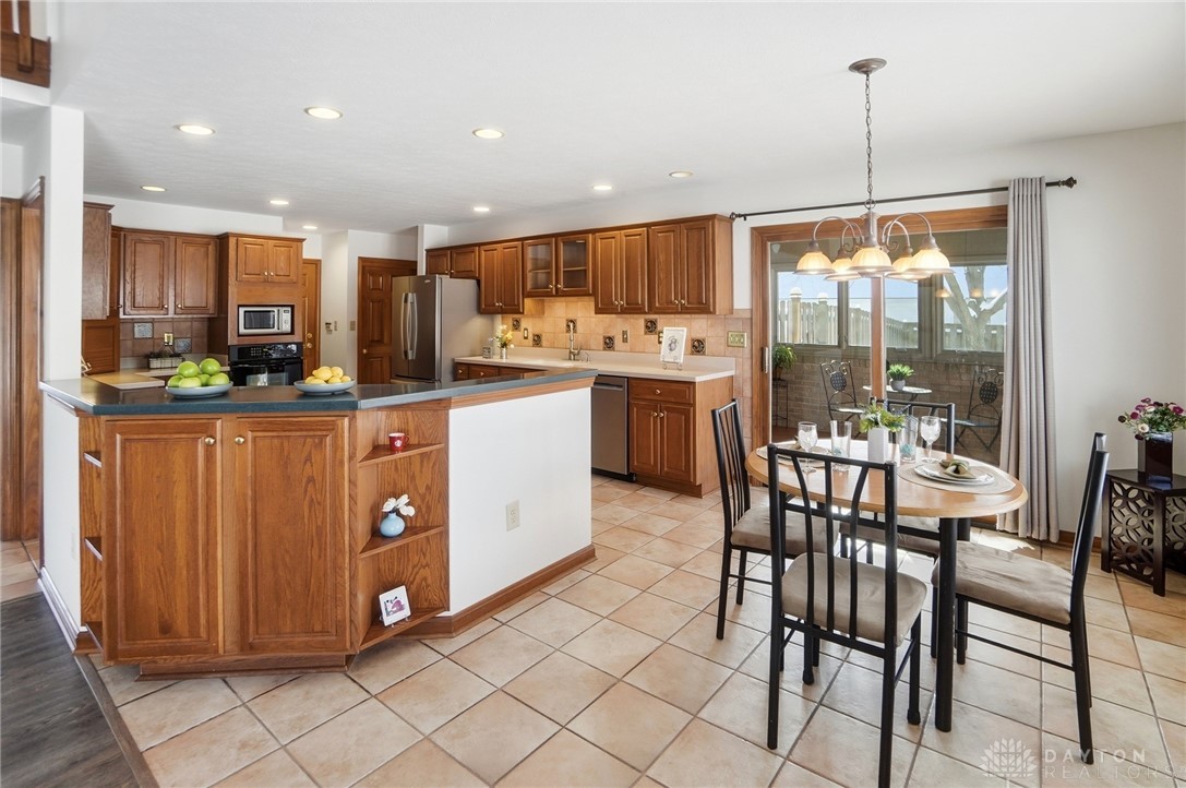 7195 Mohawk Trail Road