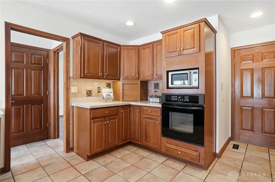 7195 Mohawk Trail Road