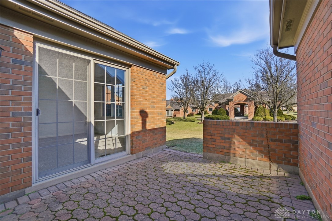 7016 Rosecliff Place