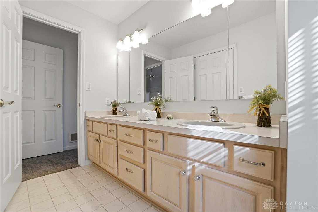 7016 Rosecliff Place