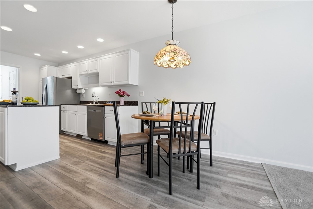 7016 Rosecliff Place