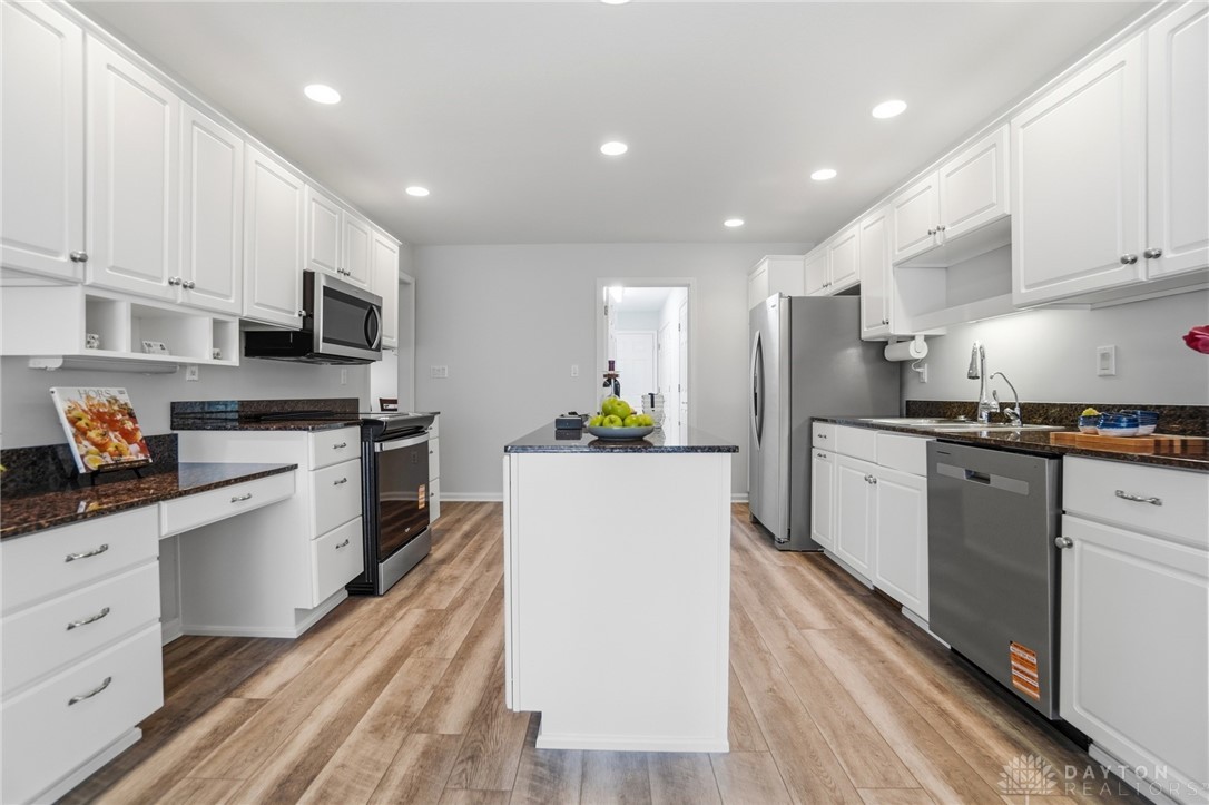 7016 Rosecliff Place