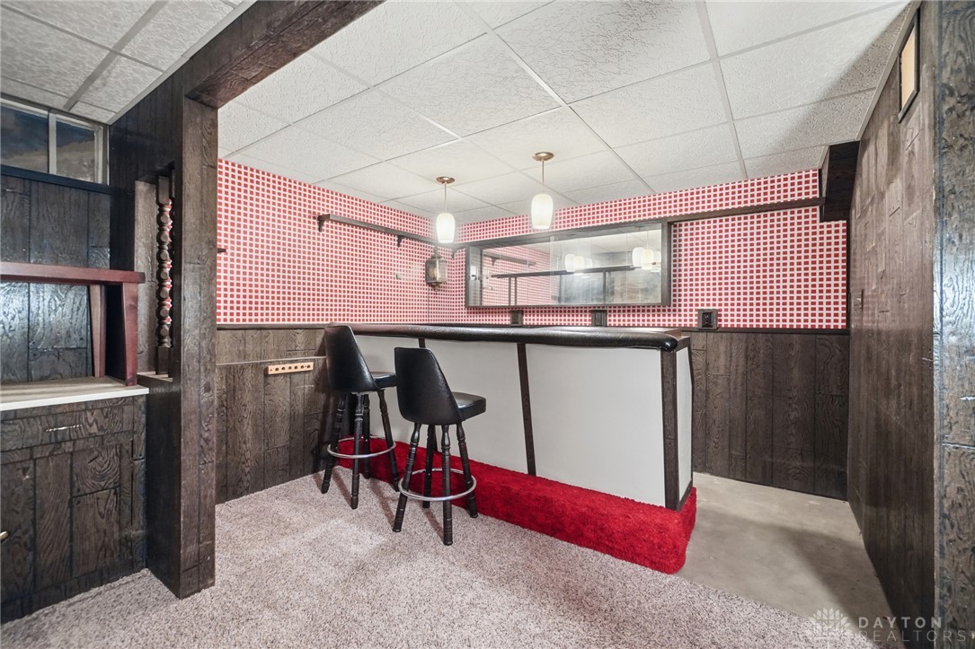 386 Silvertree Lane