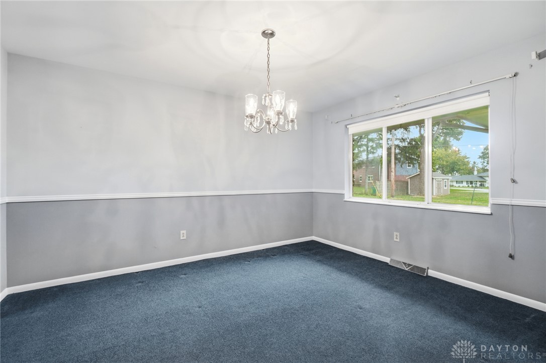 386 Silvertree Lane