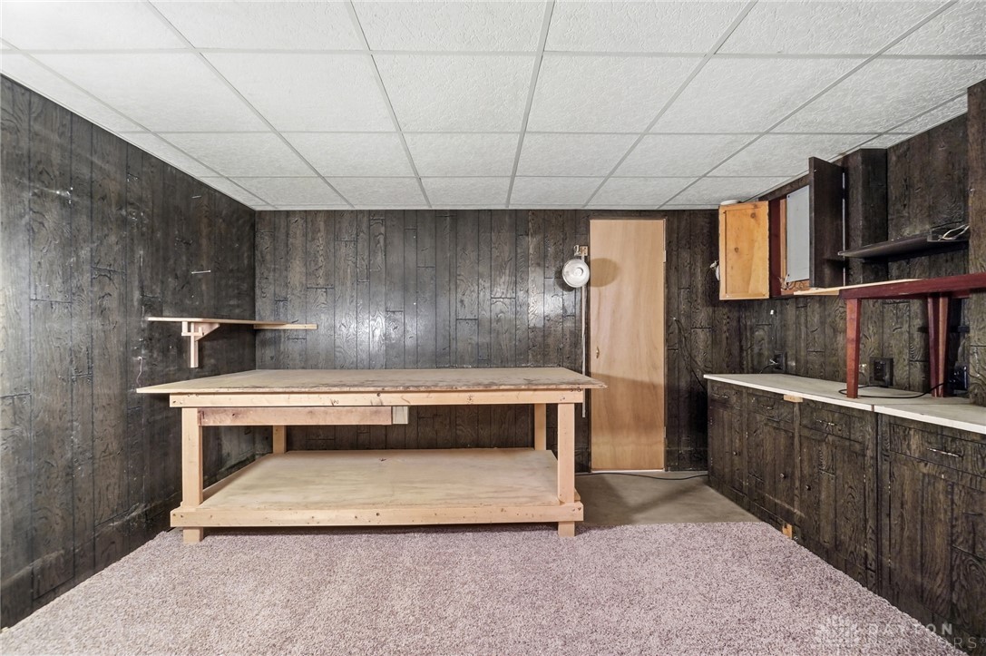 386 Silvertree Lane