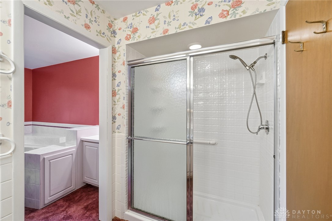 386 Silvertree Lane