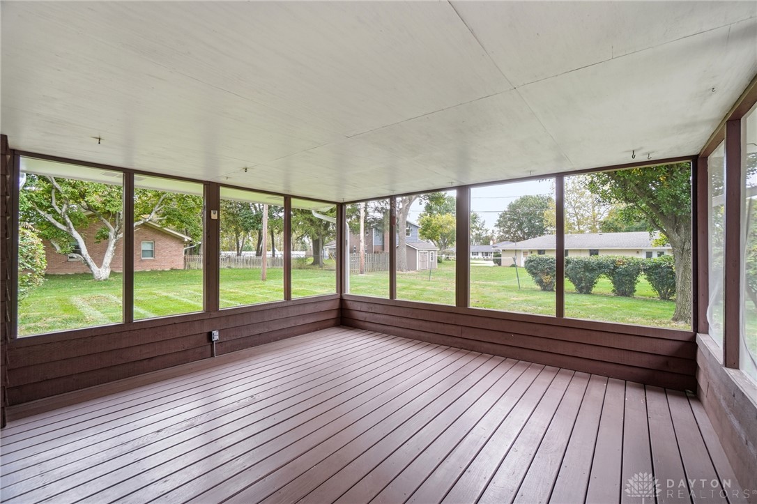 386 Silvertree Lane