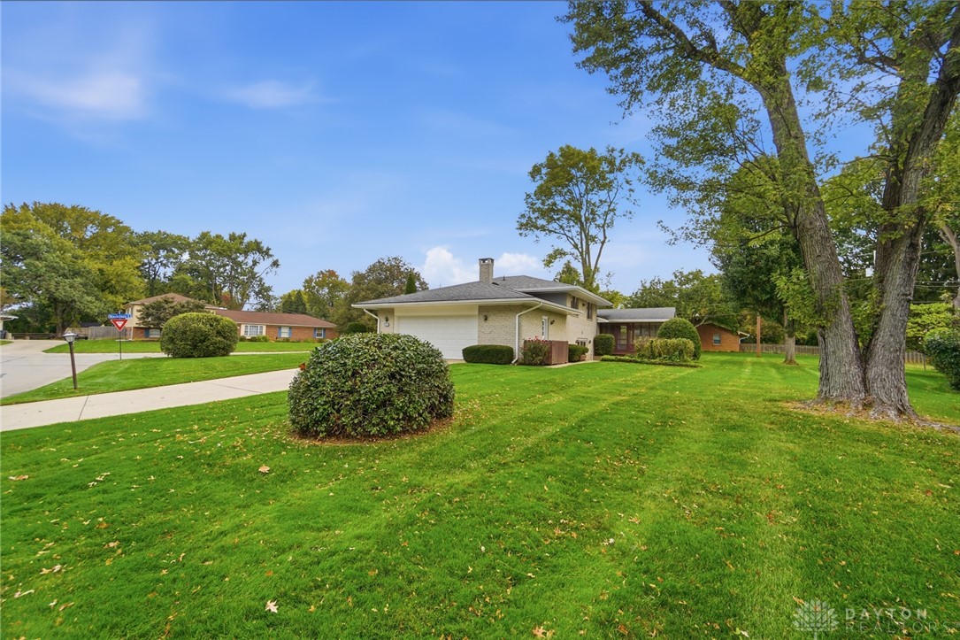 386 Silvertree Lane