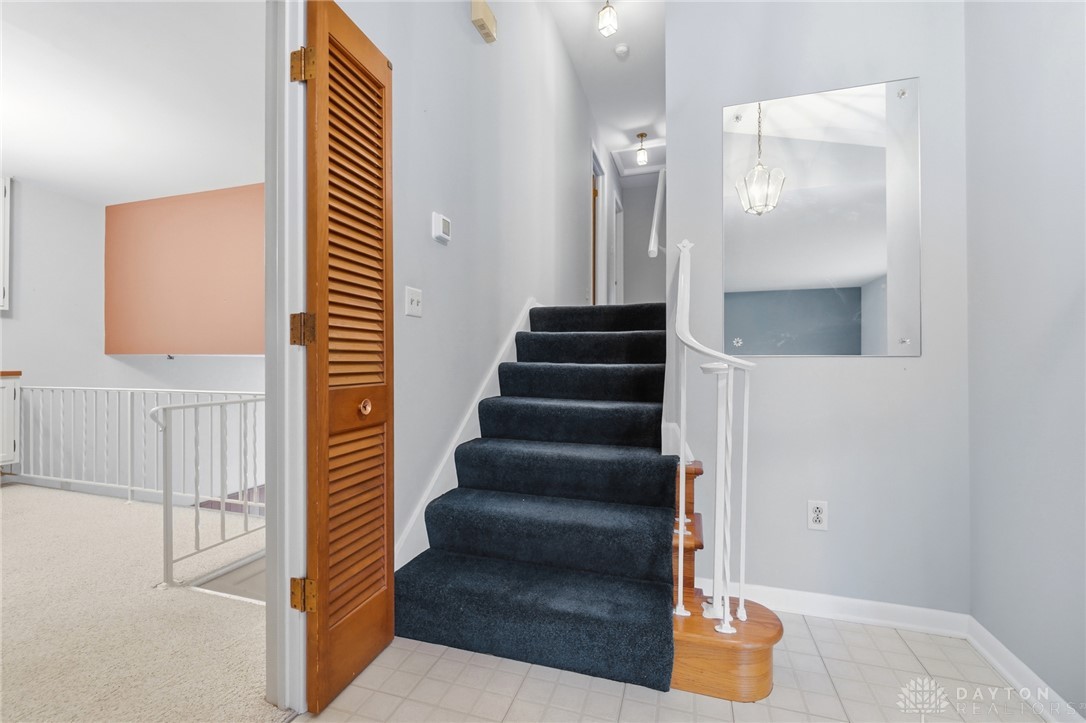 386 Silvertree Lane