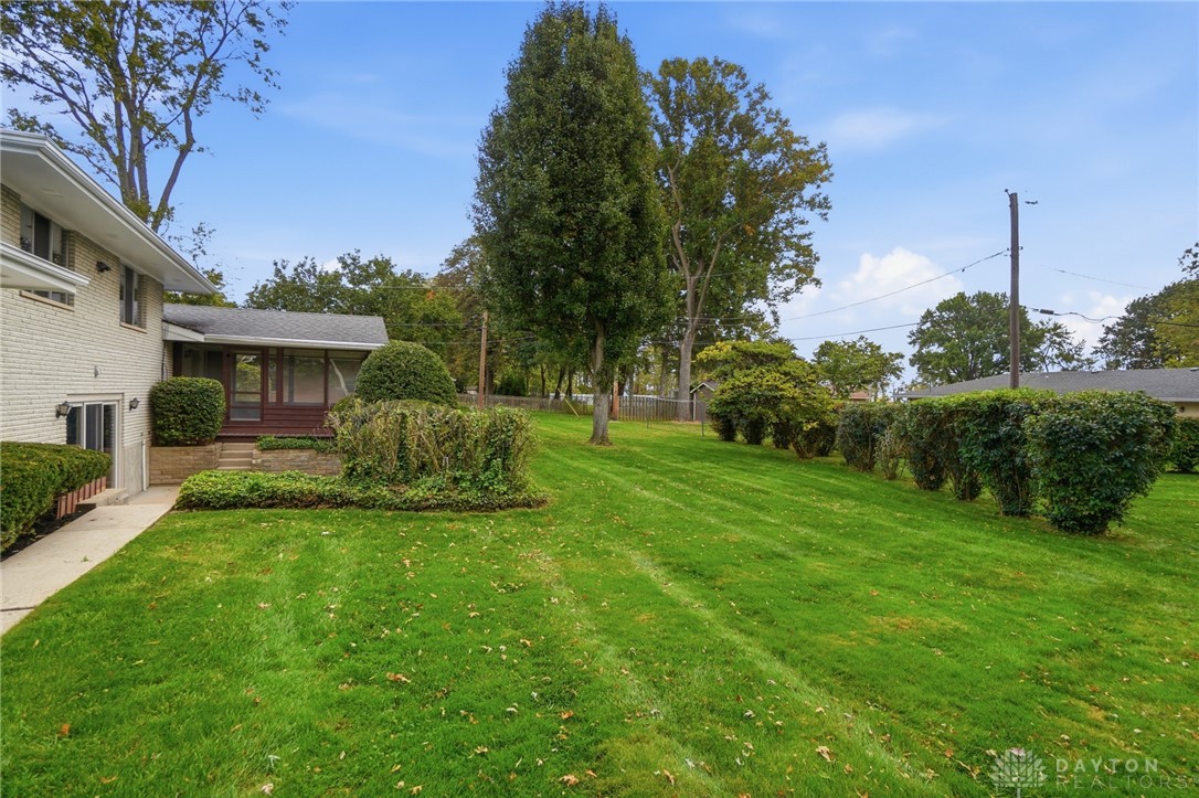 386 Silvertree Lane