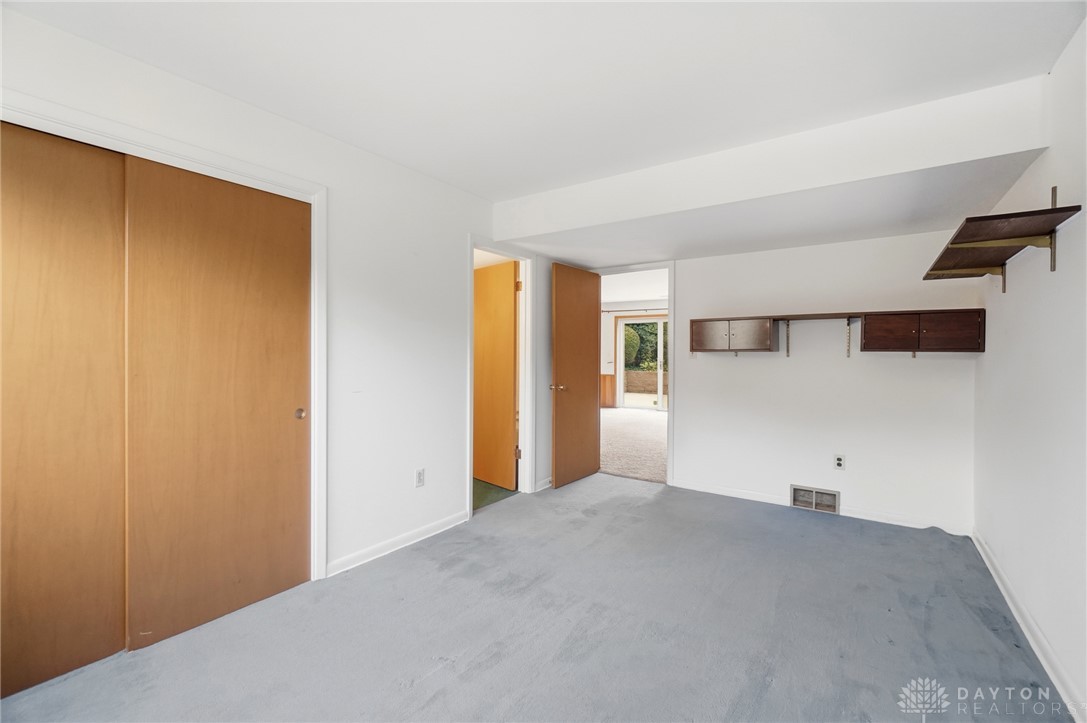 386 Silvertree Lane