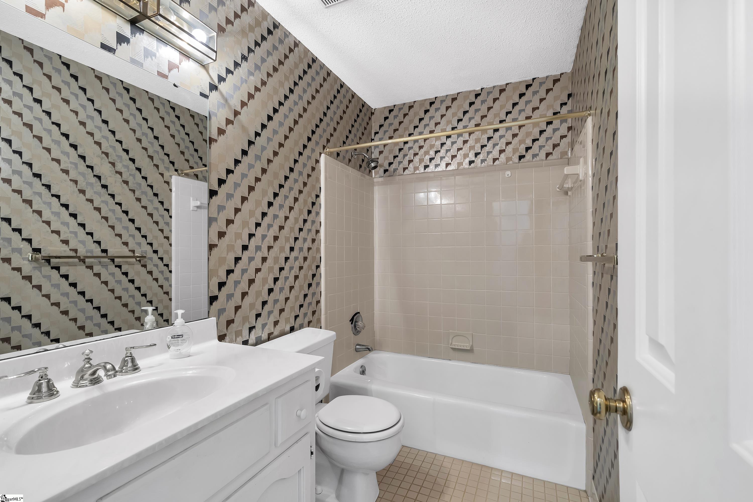 12 Tamburlaine Court