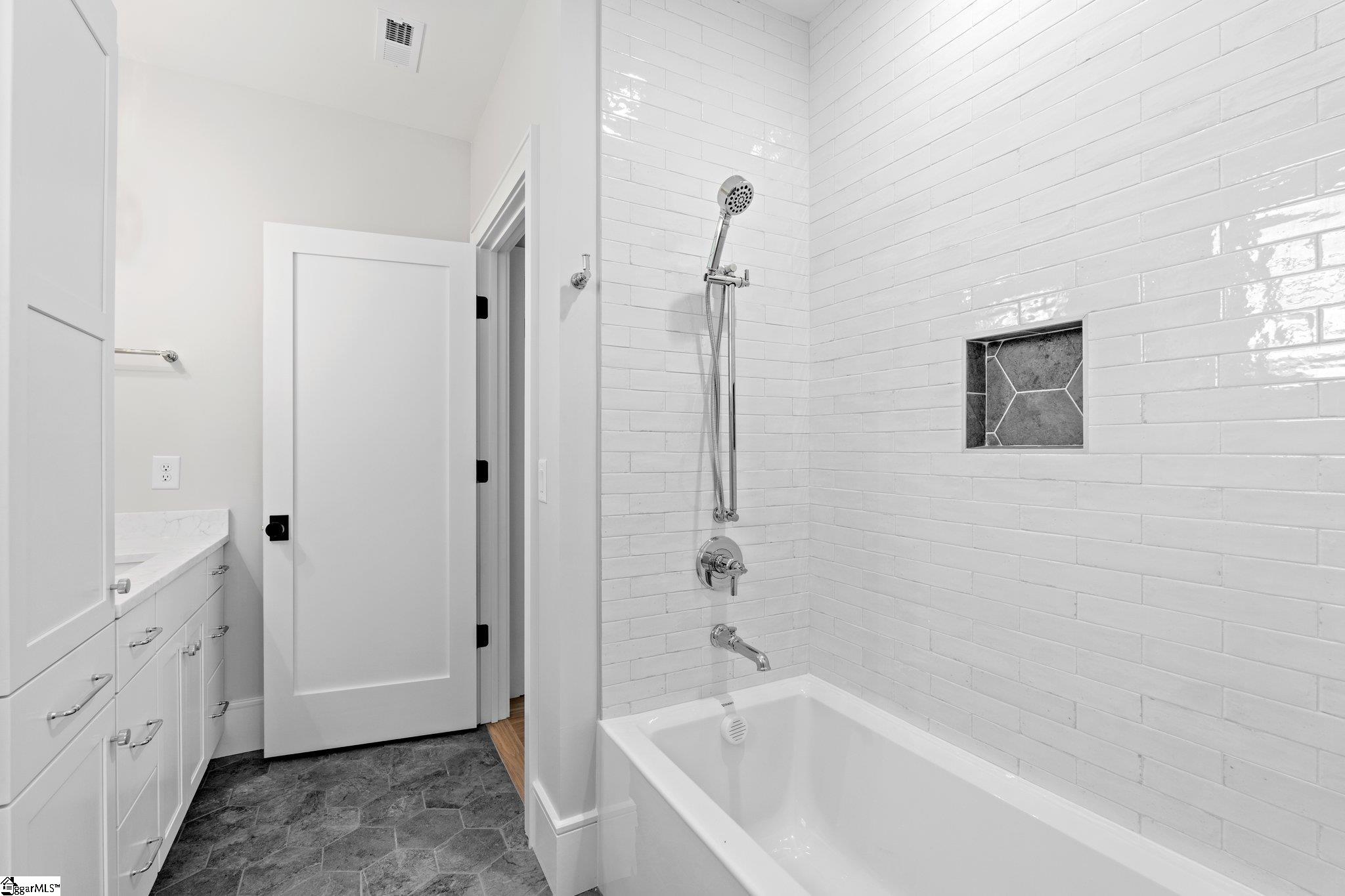 144 E Tallulah Drive