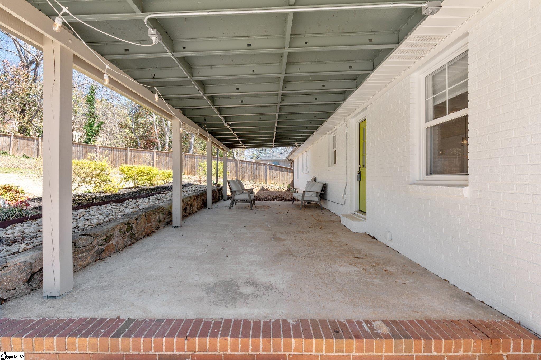 251 Lowndes Avenue
