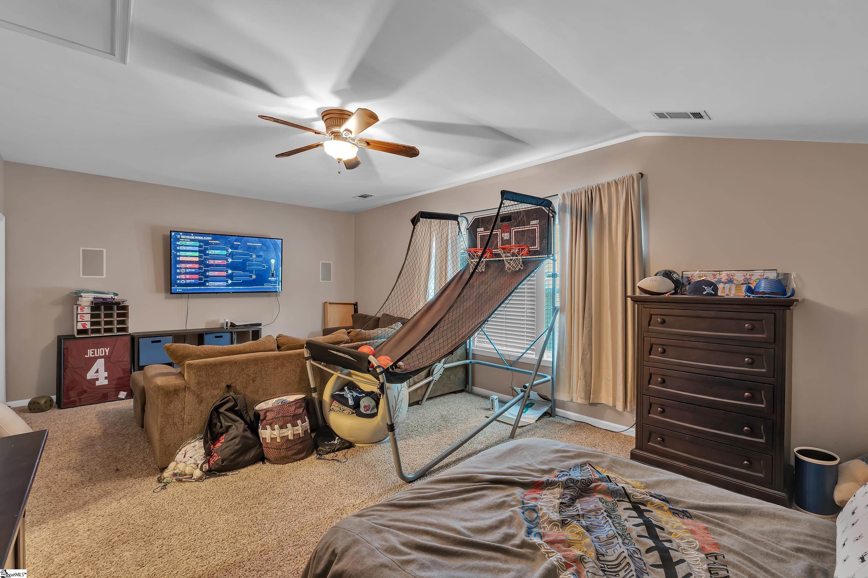 6 Roanoke Way