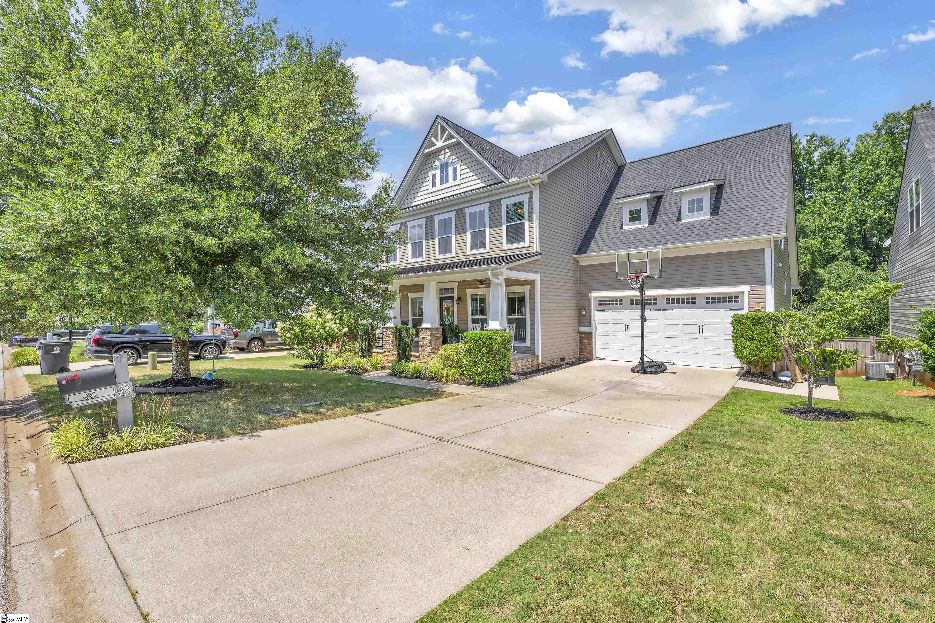 6 Roanoke Way