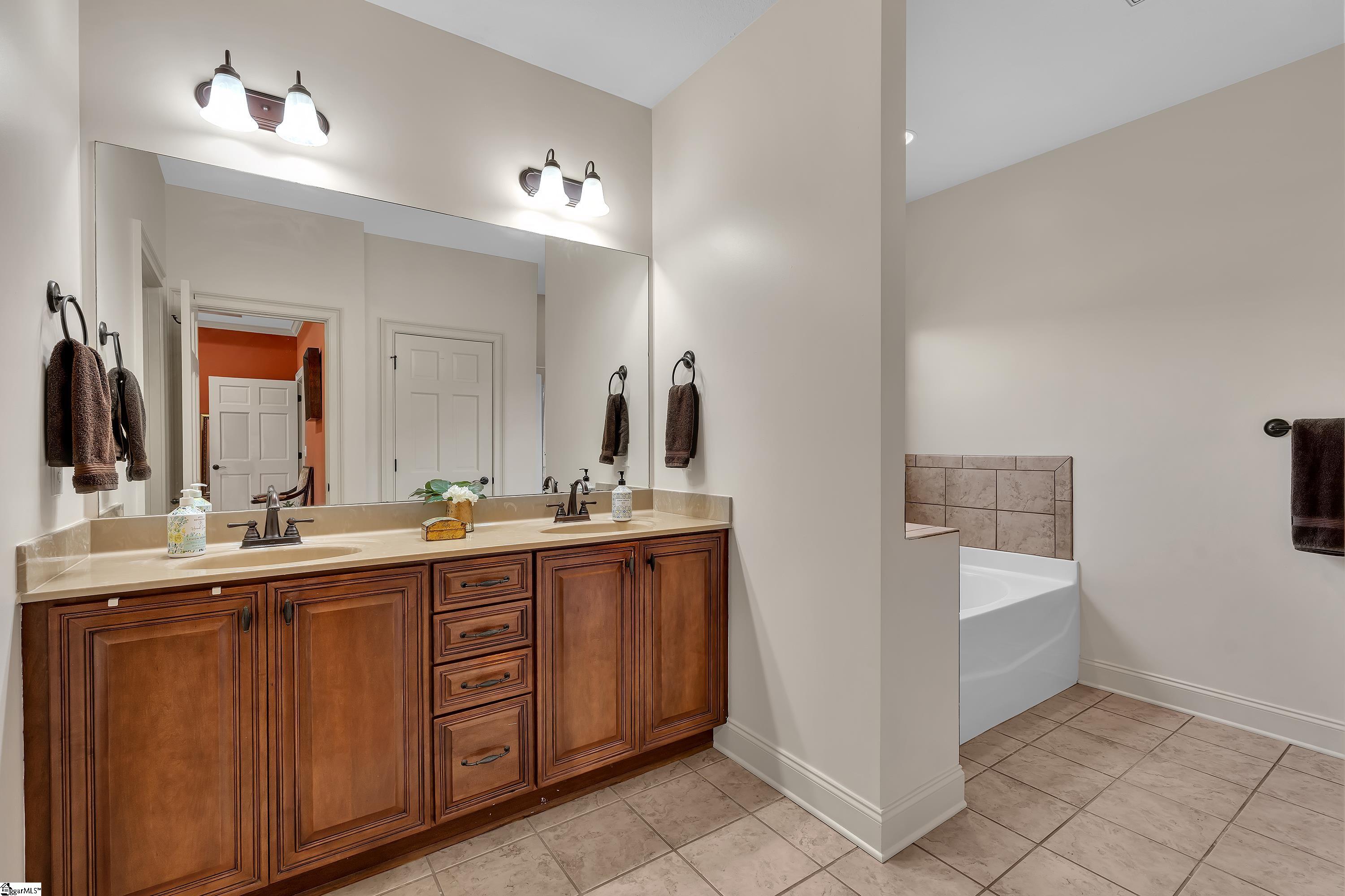 9 Adara Court